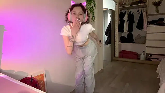 Snapshot of SlunkRear chatting on 02.11.26 SlunkRear online show from 02.11.26