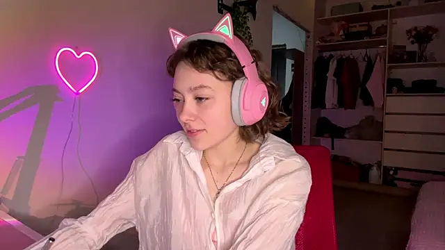 Snapshot of SlunkRear chatting on 02.28.26 SlunkRear online show from 02.28.26