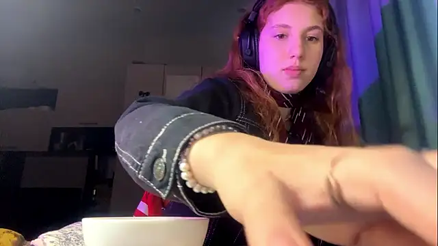 Snapshot of AliceCarrol chatting on 02.26.26 AliceCarrol online show from 02.26.26