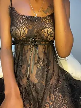 Snapshot of Rossyma chatting on 02.21.26 Rossyma online show from 02.21.26