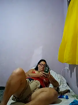 Snapshot of Monalinda-hot chatting on 02.25.26 Monalinda-hot online show from 02.25.26