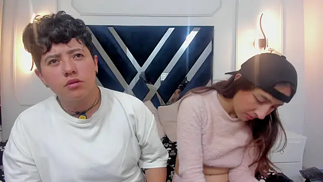 Snapshot of Gaia_n_Nix chatting on 04.18.26 Gaia n Nix online show from 04.18.26