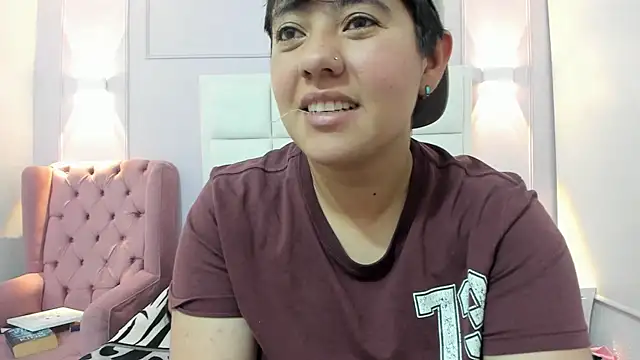 Snapshot of Gaia_n_Nix chatting on 05.14.26 Gaia n Nix online show from 05.14.26