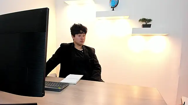Snapshot of Gaia_n_Nix chatting on 05.15.26 Gaia n Nix online show from 05.15.26