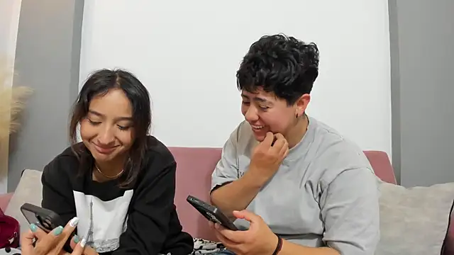 Snapshot of Gaia_n_Nix chatting on 06.10.26 Gaia n Nix online show from 06.10.26