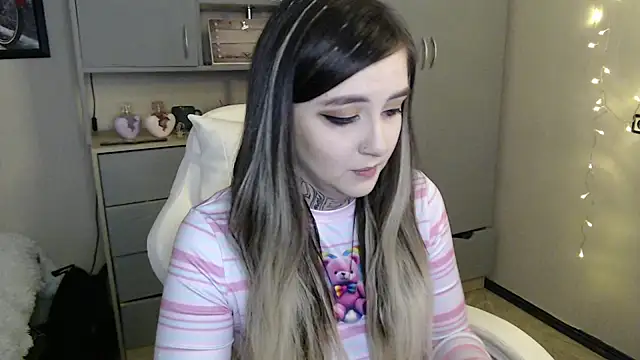 Rin Tozier online show from 04.10.26