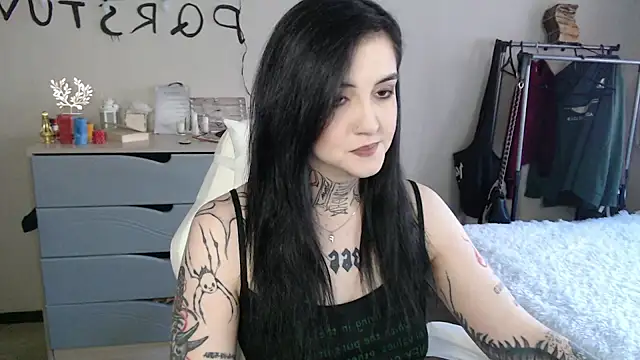 Snapshot of Rin_Tozier chatting on 05.06.26 Rin Tozier online show from 05.06.26