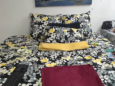 Snapshot of MissRedHotRaven chatting on 02.22.26 MissRedHotRaven online show from 02.22.26