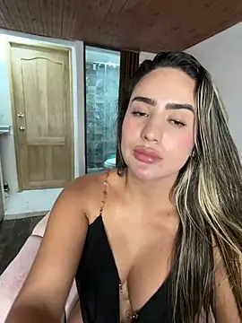 Snapshot of Miilana_ chatting on 05.16.26 Miilana online show from 05.16.26
