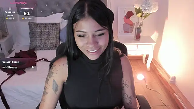 Snapshot of Aisha_Haddad chatting on 02.26.26 Aisha Haddad online show from 02.26.26