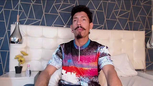 Snapshot of NoaahTylor chatting on 02.18.26 NoaahTylor online show from 02.18.26