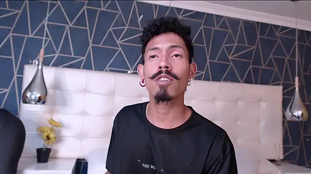 Snapshot of NoaahTylor chatting on 02.20.26 NoaahTylor online show from 02.20.26