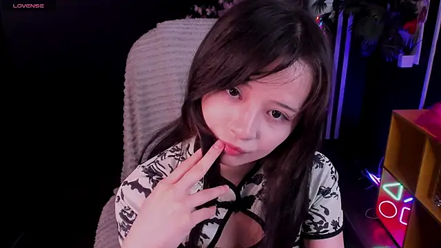 May Ling online show from 07.04.26