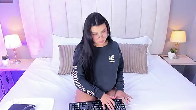 EmyWalton  online show from 02.20.26