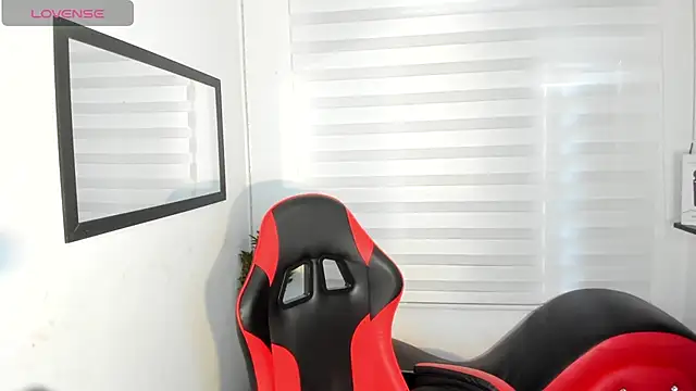 Emily Jonesh online show from 04.11.26