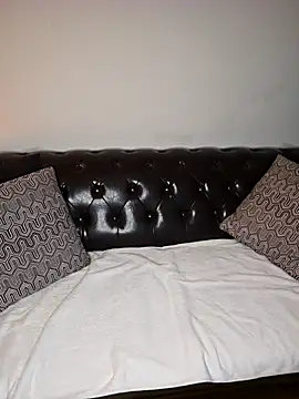 Snapshot of EddyRise- chatting on 02.18.26 EddyRise- online show from 02.18.26