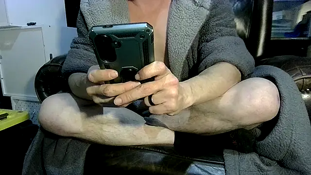 Snapshot of ShadowLove85 chatting on 02.14.26 ShadowLove85 online show from 02.14.26