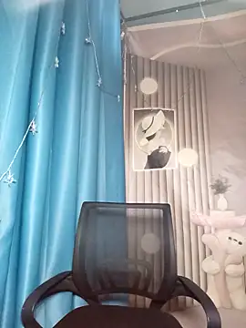 Snapshot of Girl-crazy1 chatting on 04.09.26 Girl-crazy1 online show from 04.09.26