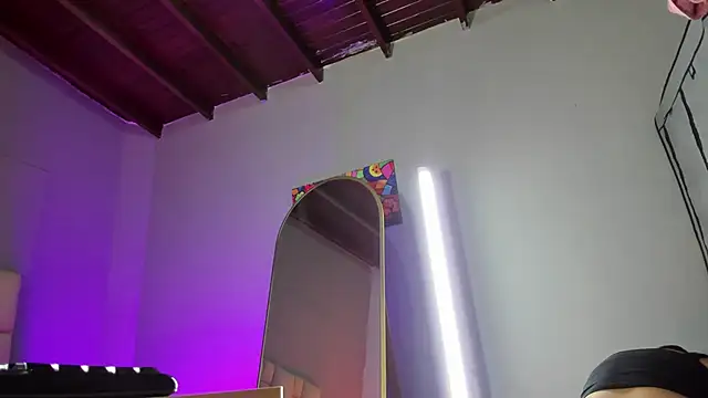 Snapshot of Zaphiro__Sky chatting on 02.14.26 Zaphiro Sky online show from 02.14.26