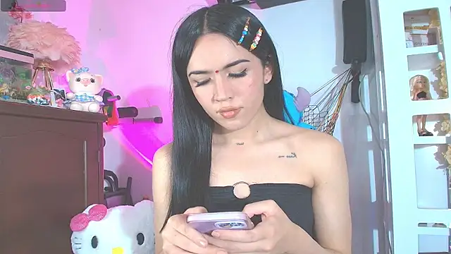 Yiyii online show from 03.18.26