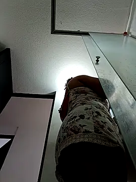 honey-suckle online show from 02.21.26