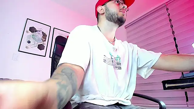 Snapshot of ethan_grace chatting on 02.14.26 ethan grace online show from 02.14.26