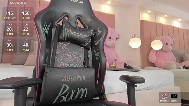 Snapshot of antonella_moon7 chatting on 03.09.26 antonella moon7 online show from 03.09.26