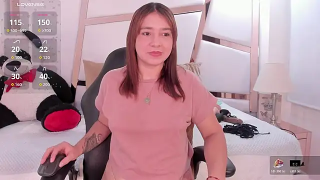 Snapshot of antonella_moon7 chatting on 03.12.26 antonella moon7 online show from 03.12.26