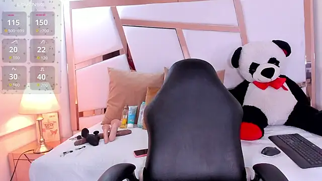 Snapshot of antonella_moon7 chatting on 03.13.26 antonella moon7 online show from 03.13.26