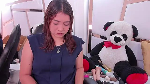 Snapshot of antonella_moon7 chatting on 04.07.26 antonella moon7 online show from 04.07.26