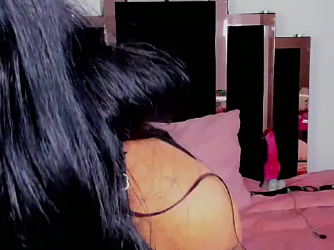 Snapshot of Queen-Bee_ chatting on 02.19.26 Queen-Bee online show from 02.19.26