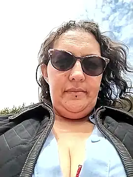  Saraqueen online show from 02.20.26