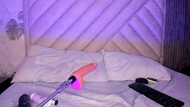 SarahRizof online show from 03.15.26