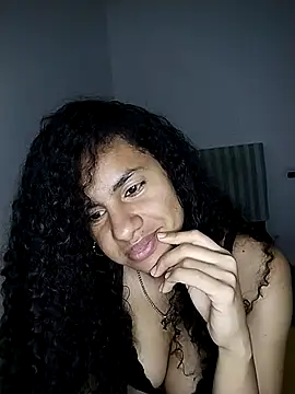 Snapshot of RizHoney chatting on 02.18.26 RizHoney online show from 02.18.26