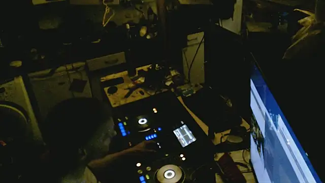 Snapshot of BISLETJE1980 chatting on 02.21.26 BISLETJE1980 online show from 02.21.26