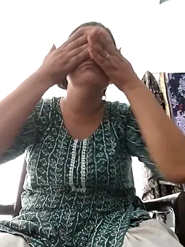 Anushka Singh0 online show from 06.02.26