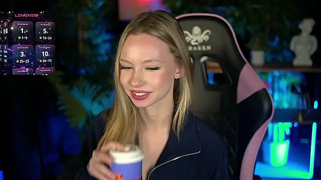 Snapshot of SweetDaisy_me chatting on 02.22.26 SweetDaisy me online show from 02.22.26