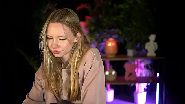 Snapshot of SweetDaisy_me chatting on 02.23.26 SweetDaisy me online show from 02.23.26