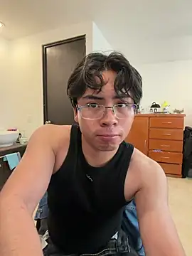 Snapshot of BentoBoxxx chatting on 04.19.26 BentoBoxxx online show from 04.19.26