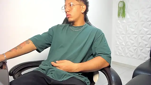 Snapshot of MaxSeduce23 chatting on 02.19.26 MaxSeduce23 online show from 02.19.26