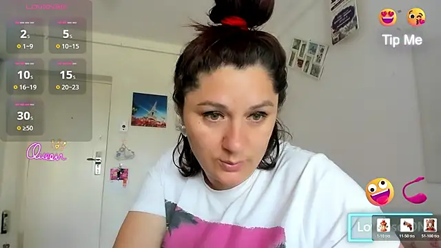 Snapshot of EVELYNA88 chatting on 07.15.26 EVELYNA88 online show from 07.15.26