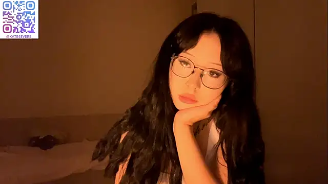 Snapshot of KateGlowee chatting on 02.20.26 KateGlowee online show from 02.20.26