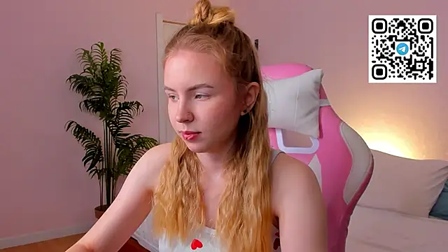 Snapshot of Linda__Bloom chatting on 03.09.26 Linda Bloom online show from 03.09.26