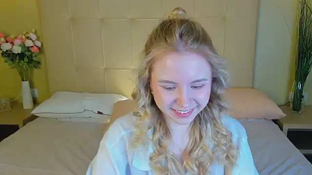 Snapshot of Linda__Bloom chatting on 03.22.26 Linda Bloom online show from 03.22.26