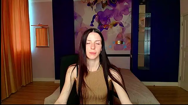 Snapshot of NoirDiva chatting on 05.12.26 NoirDiva online show from 05.12.26