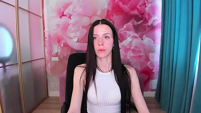 Snapshot of NoirDiva chatting on 05.14.26 NoirDiva online show from 05.14.26