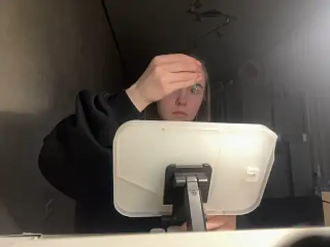 Snapshot of melissashineee chatting on 02.27.26 melissashineee online show from 02.27.26