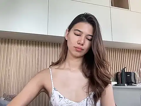 KiraVixenSweet online show from 06.13.26