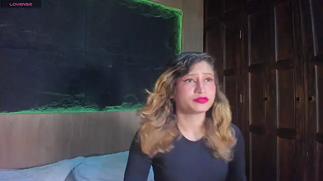 Snapshot of Annie_lorin chatting on 02.21.26 Annie lorin online show from 02.21.26