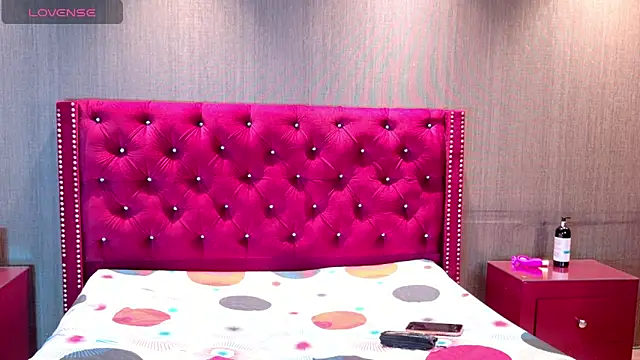 Kinsleybrown online show from 02.25.26